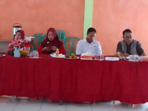 Meriahkan HUT RI Ke-77 Pemerintah Desa Air Itam Timur Mengadakan Perlombaan Karaoke