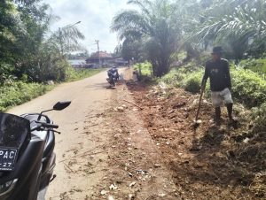 Belum Adanya Papan Informasi, Proyek Pelebaran Jalan AMS Disoal Warga