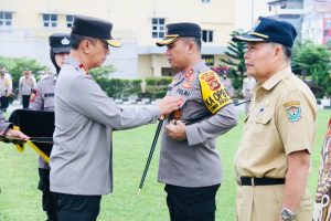 Kapolda Sumsel Berikan PIN Emas Personel Berprestasi, Begini Jelasnya