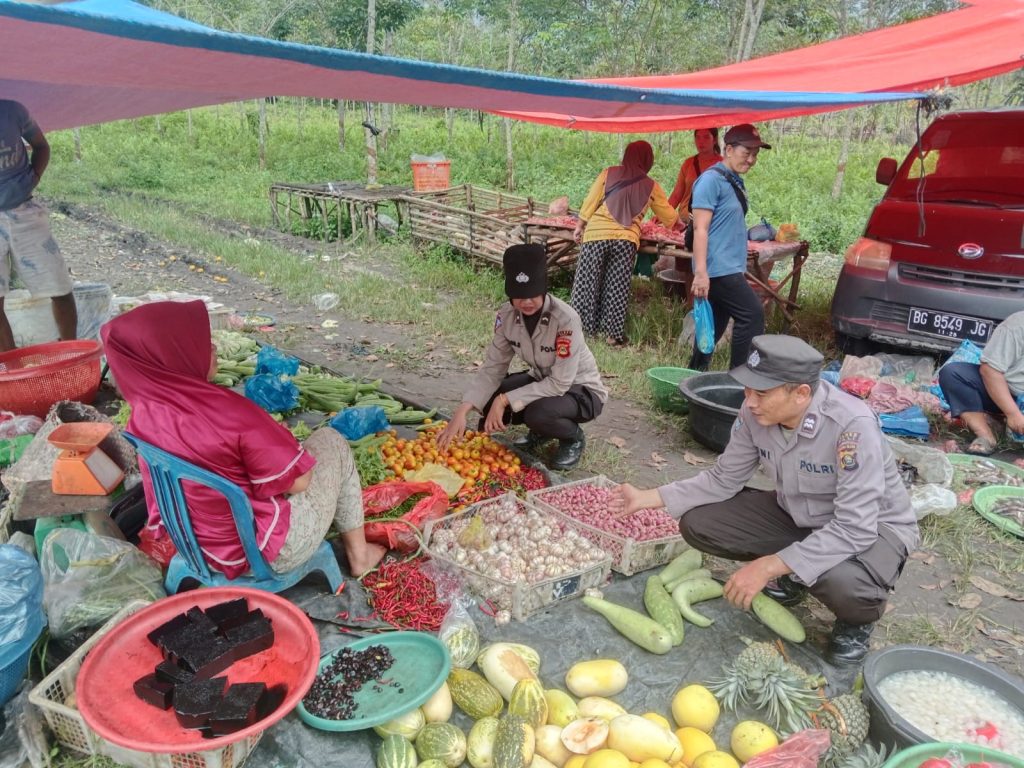 Monitoring Ketersediaan Bahan Pokok di Pasar Mangku Negara, Ini Kata Kapolsek Penukal Abab