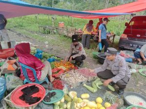 Monitoring Ketersediaan Bahan Pokok di Pasar Mangku Negara, Ini Kata Kapolsek Penukal Abab