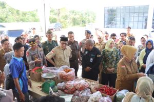 Dampingi Bupati Pali di Giat Operasi Pasar Murah, Ini Kata Kapolres PALI