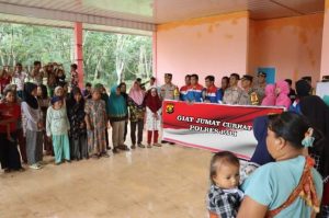 Pimpin Jum’at Curhat di Desa Muara Ikan, Ini Pesan Kapolres PALI