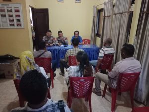 Polsek Talang Ubi Gelar Mediasi Terkait Permasalahan Penuntutan Pemakzulan Kepala Desa dan Ketua BPD Benakat Minyak, Begini Jelasnya
