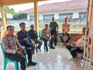 Gelar Jum’at Curhat di Kantor Desa Benuang, Ini Pesan Kapolsek Talang Ubi