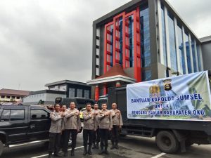 Kirim Bantuan Sembako Bagi Masyarakat Korban Banjir OKU,Ini Pesan Kapolda Sumsel