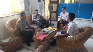 Gelar Jum’at Curhat di Desa Babat, Ini Pesan Kapolsek Penukal Abab