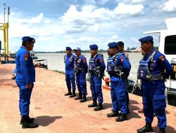 Jalankan Misi Kemanusiaan, Dirpolairud Polda Sumsel Lepas Keberangkatan KM LCT Sei Rawas ke Lalan