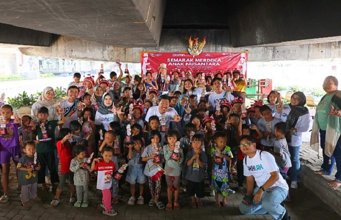 Jamkrindo Sebarkan Semangat Nasionalisme di Kolong Jalan Tol Rawamangun