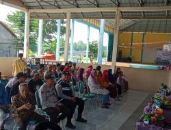 Gelar Jum’at Curhat di Desa Curup, Ini Pesan Kapolsek Tanah Abang