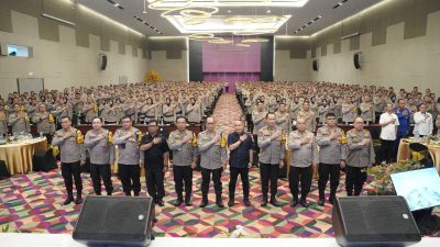 Berikan Pembekalan Ratusan Personel Yang Dilibatkan Pengawalan Paslon Kada-Wakada, Kapolda Sumsel Tekankan Netralitas Polri