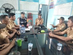 Gelar Jum’at Curhat di Desa Tanah Abang Selatan, Ini Pesan Kapolsek
