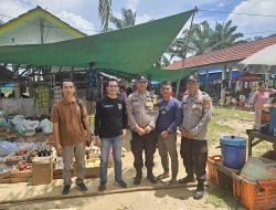 Jelang Bulan Suci Ramadhan, Polsek Penukal Utara Pantau Harga dan Ketersediaan Bahan Pokok di Pasar Tradisional Desa Tanding Marga