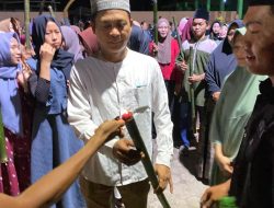 Pemdes Pengabuan Dan Karang Taruna Lakukan Pawai Obor Sambut Ramadhan 1446 H /2025 M
