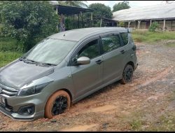 Jalan komplek aspol rusak, penghuni minta adanya perbaikan