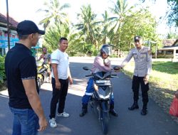 POLSEK TANAH ABANG GELAR KEGIATAN BERBAGI TAKJIL UNTUK MASYARAKAT