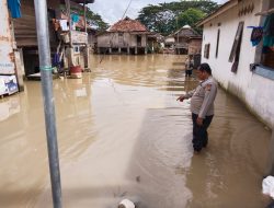Debit Air Sungai Lematang meningkat Drastis, Ini Pesan Kapolsek Tanah Abang 