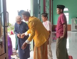 Komunitas Penuh Inspirasi Bagikan 100 Paket Bubur Kacang Hijau Untuk Jema’ah Sholat Jum’at di Masjid AL – Muhajirin
