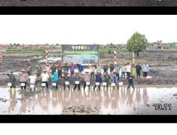 Wujud Sinergi TNI-Polri dan Pemerintah Daerah Dukung Ketahanan Pangan Nasional, Tanam Padi Perdana di Lahan Cetak Sawah