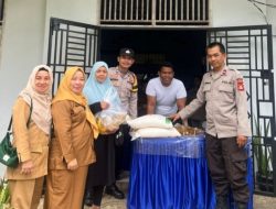 Kehangatan di Balik Penyaluran Bantuan Pangan: Polsek Talang Ubi Hadir Mengawal Ketertiban dan Rasa Aman Warga Pasar Bhayangkara