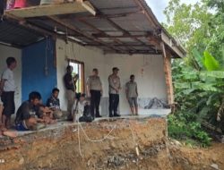 Begini Pesan Kapolres PALI Saat Tinjau Lokasi Longsor di Bukit Tudung