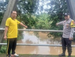 Situasi Masih Aman dan Terkendali, Polsek Talang Ubi Monitoring Debit Air Sungai Ibul dan Talang Pipa