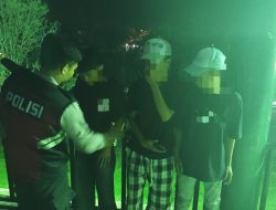 Tim Patroli Sat Samapta Polres PALI Tertibkan Pemuda Konsumsi Tuak di Tribun Gelora